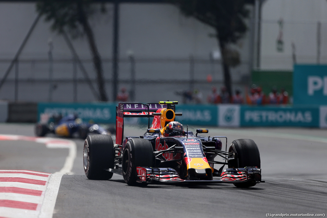GP MESSICO, 30.10.2015 - Prove Libere 1, Daniil Kvyat (RUS) Red Bull Racing RB11