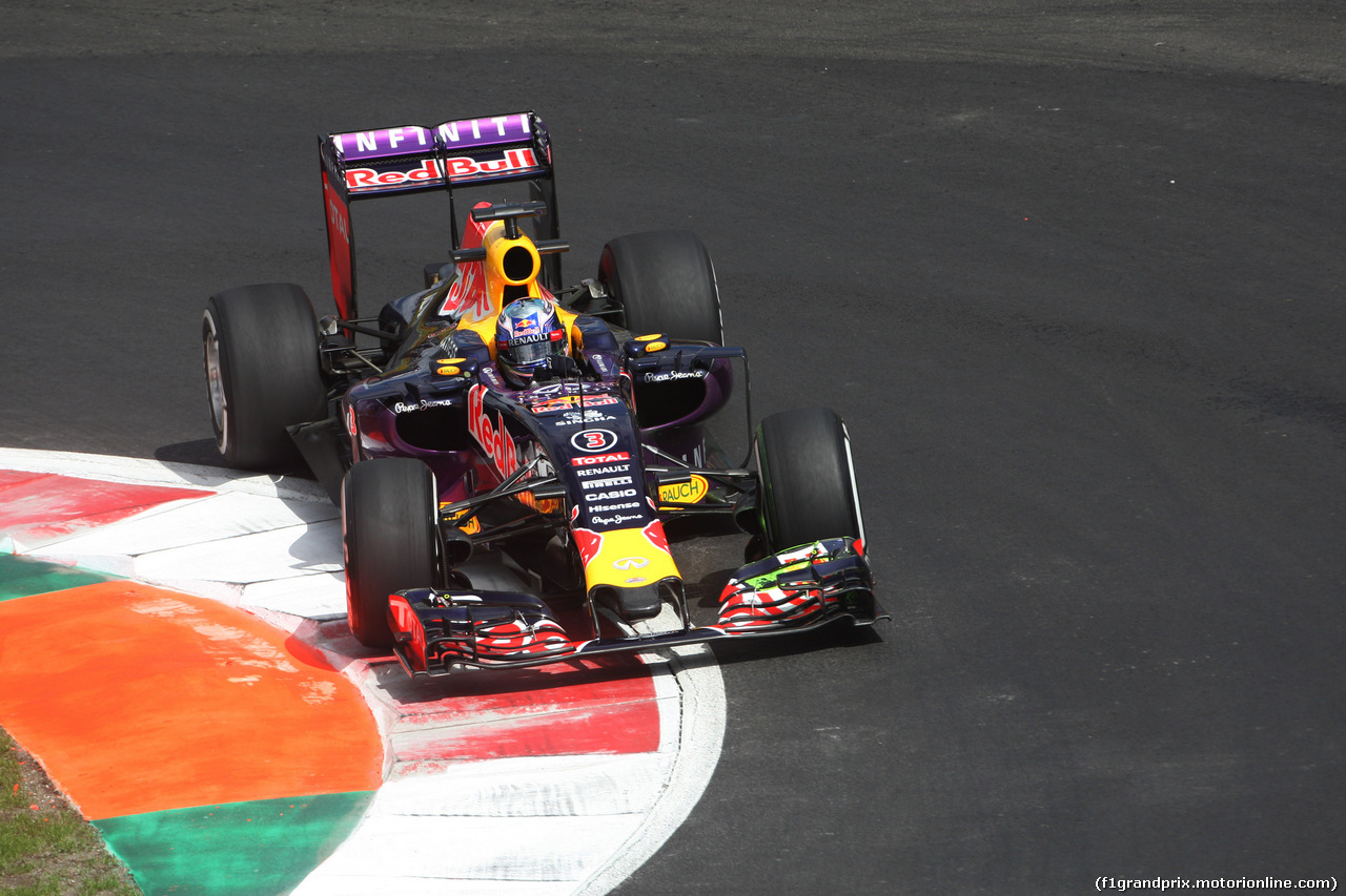 GP MESSICO, 30.10.2015 - Prove Libere 1, Daniel Ricciardo (AUS) Red Bull Racing RB11