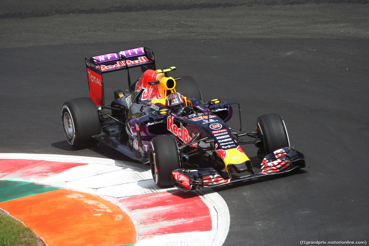 GP MESSICO, 30.10.2015 - Prove Libere 1, Daniil Kvyat (RUS) Red Bull Racing RB11
