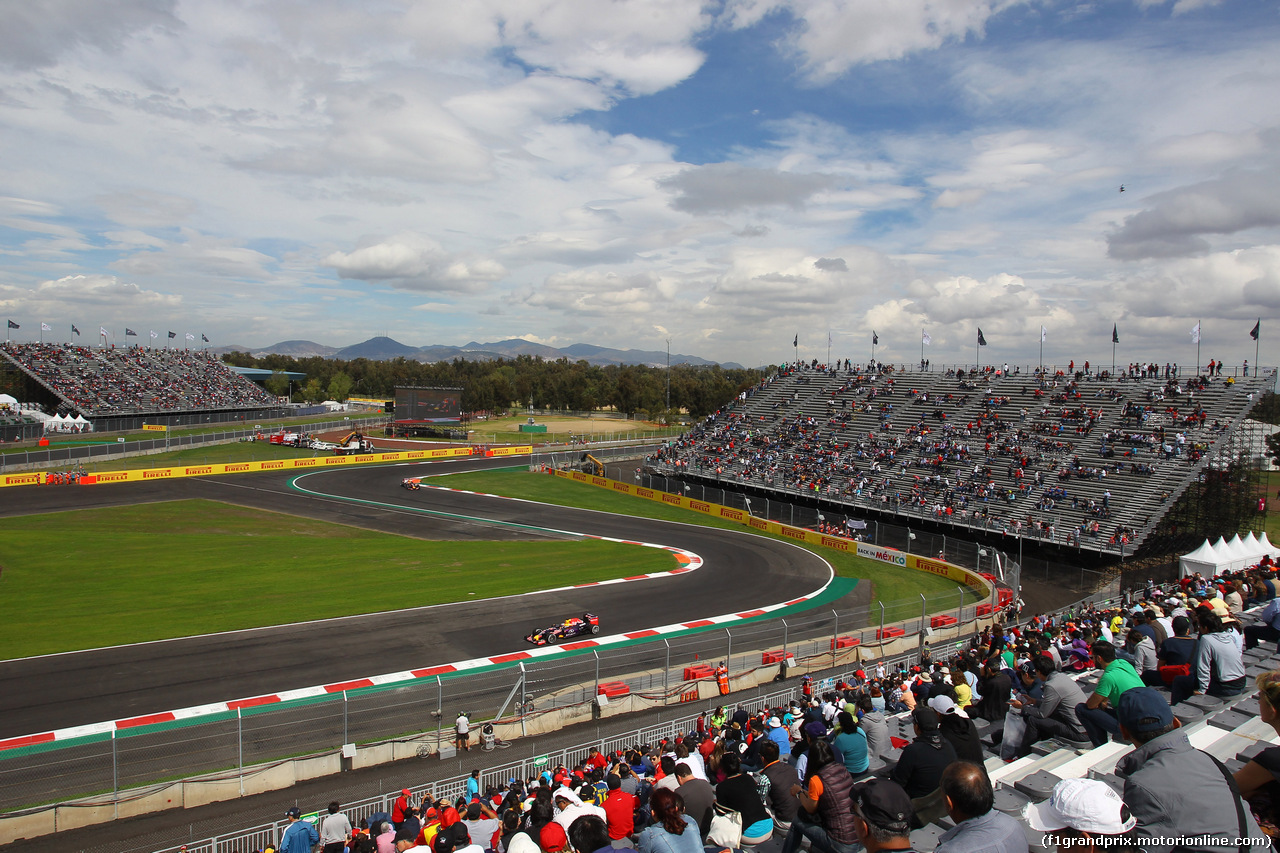 GP MESSICO, 30.10.2015 - Prove Libere 1, Daniel Ricciardo (AUS) Red Bull Racing RB11