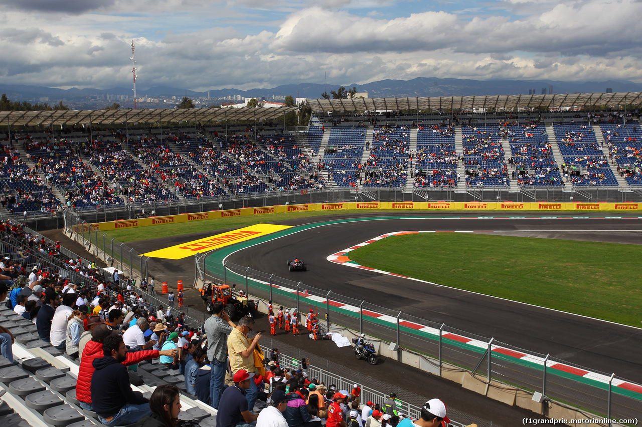 GP MESSICO, 30.10.2015 - Prove Libere 1, Daniel Ricciardo (AUS) Red Bull Racing RB11