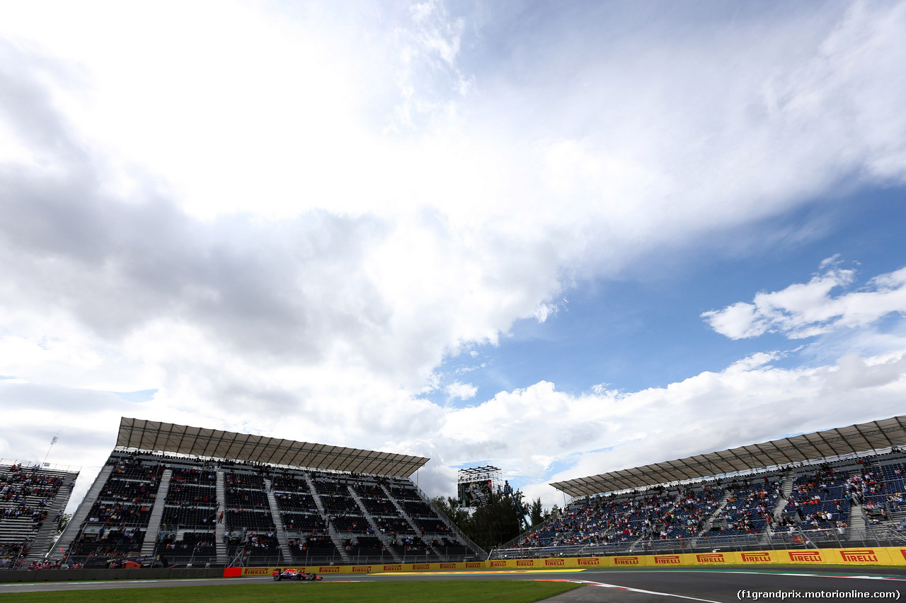 GP MESSICO, 30.10.2015 - Prove Libere 1, Daniel Ricciardo (AUS) Red Bull Racing RB11