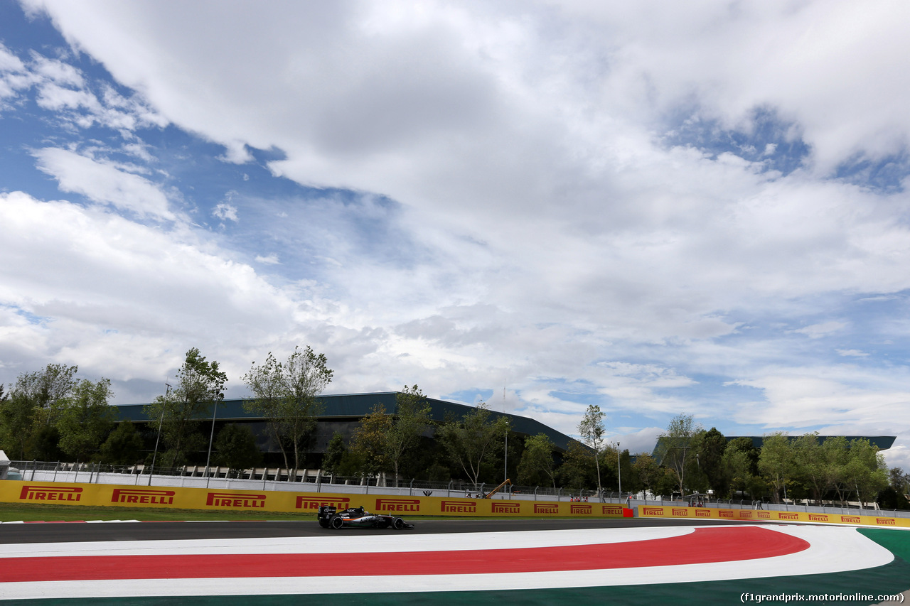 GP MESSICO, 30.10.2015 - Prove Libere 1, Sergio Perez (MEX) Sahara Force India F1 VJM08