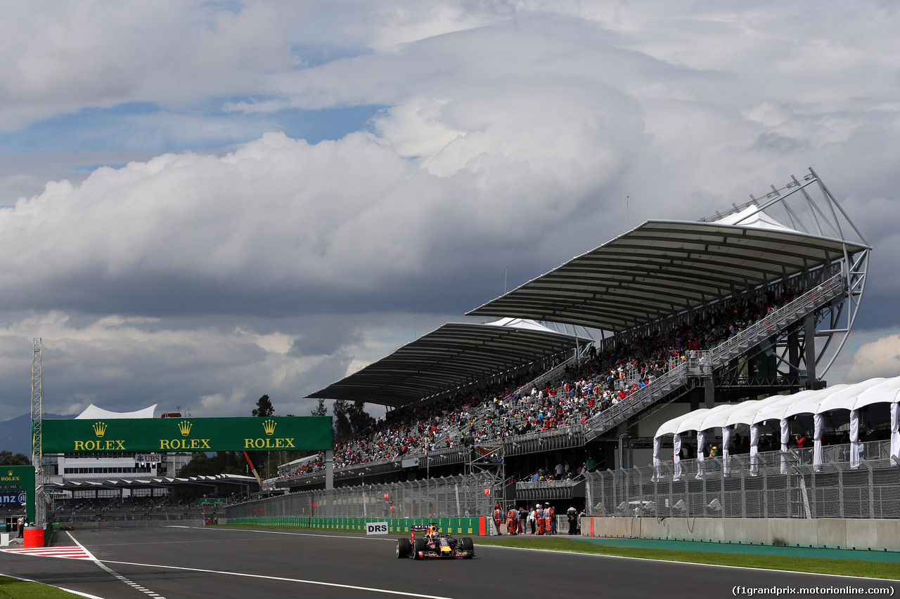 GP MESSICO, 30.10.2015 - Prove Libere 1, Daniel Ricciardo (AUS) Red Bull Racing RB11