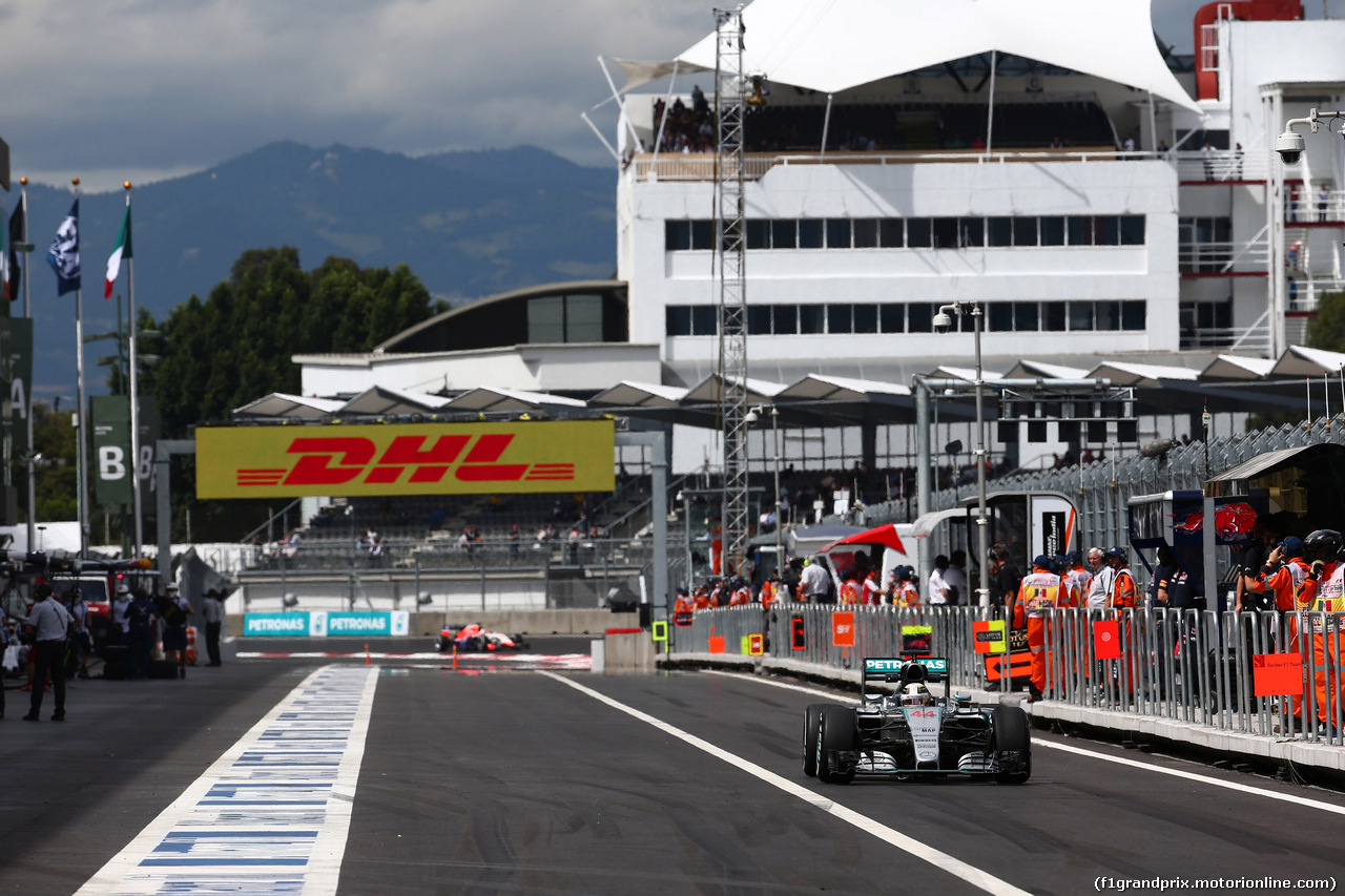 GP MESSICO, 30.10.2015 - Prove Libere 1, Lewis Hamilton (GBR) Mercedes AMG F1 W06