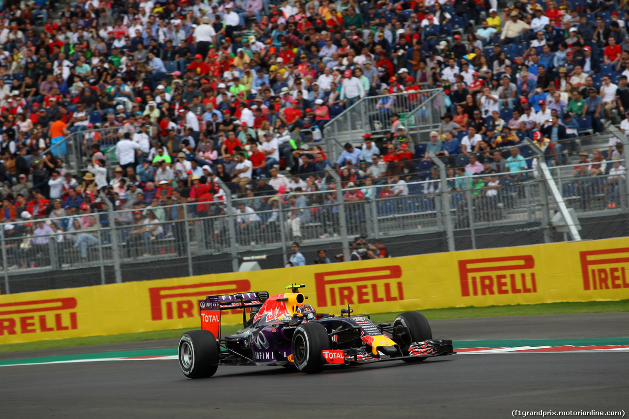 GP MESSICO, 30.10.2015 - Prove Libere 2, Daniil Kvyat (RUS) Red Bull Racing RB11