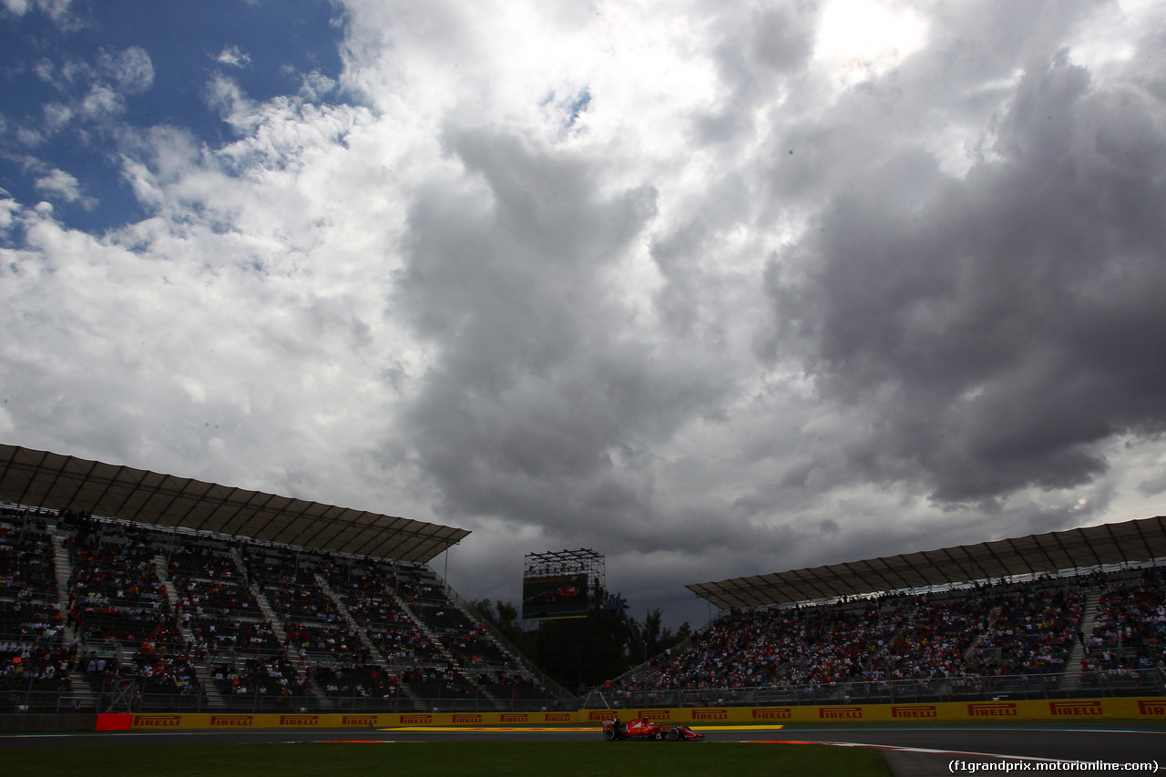 GP MESSICO, 30.10.2015 - Prove Libere 2, Kimi Raikkonen (FIN) Ferrari SF15-T