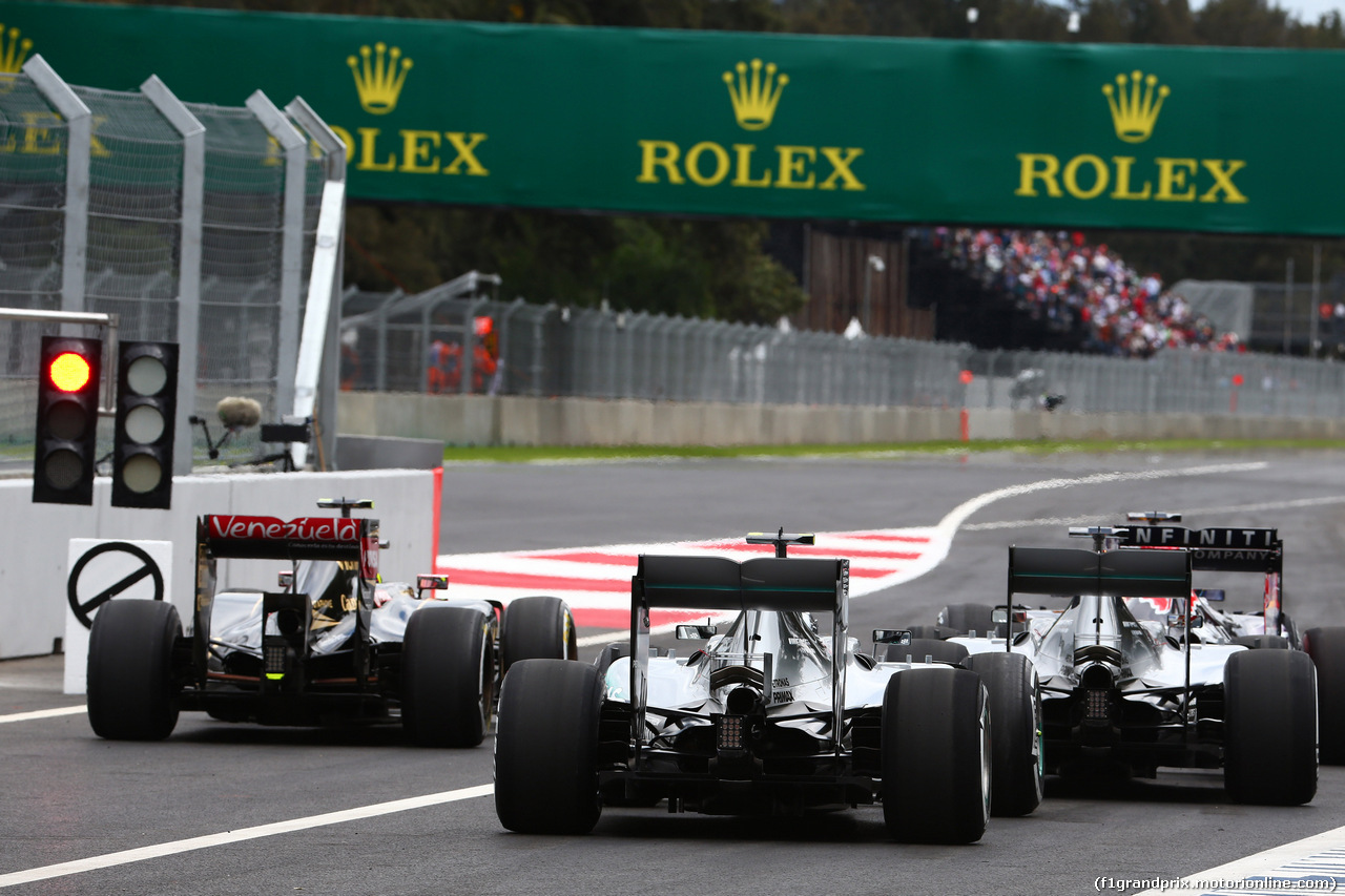 GP MESSICO, 30.10.2015 - Prove Libere 2, Pastor Maldonado (VEN) Lotus F1 Team E23, Nico Rosberg (GER) Mercedes AMG F1 W06 e Lewis Hamilton (GBR) Mercedes AMG F1 W06