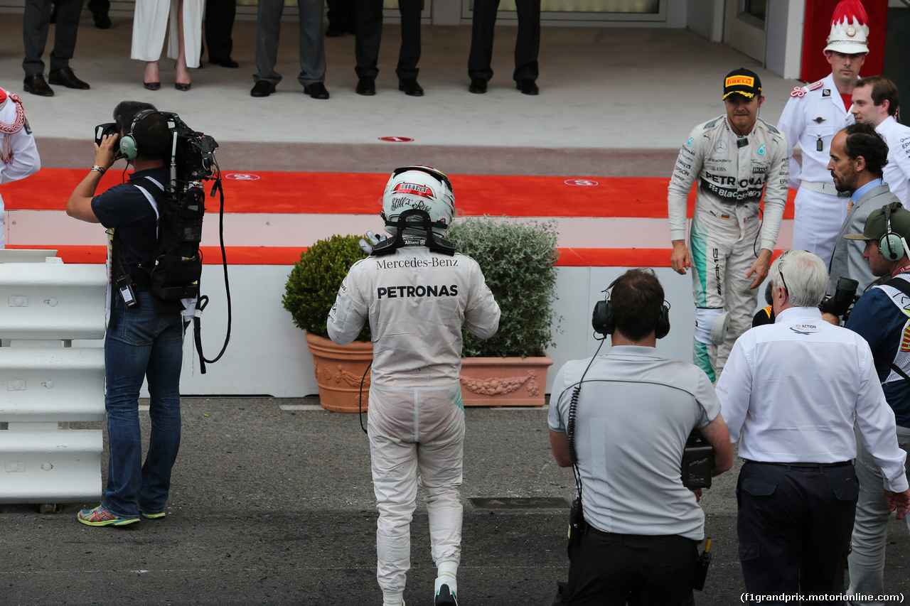 GP MONACO, 24.05.2015- Gara, Lewis Hamilton (GBR) Mercedes AMG F1 W06  e Nico Rosberg (GER) Mercedes AMG F1 W06