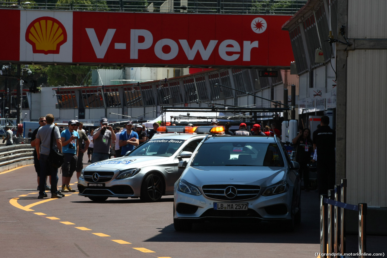 GP MONACO, 20.05.2015- Safety e Medical Mercedes Car
