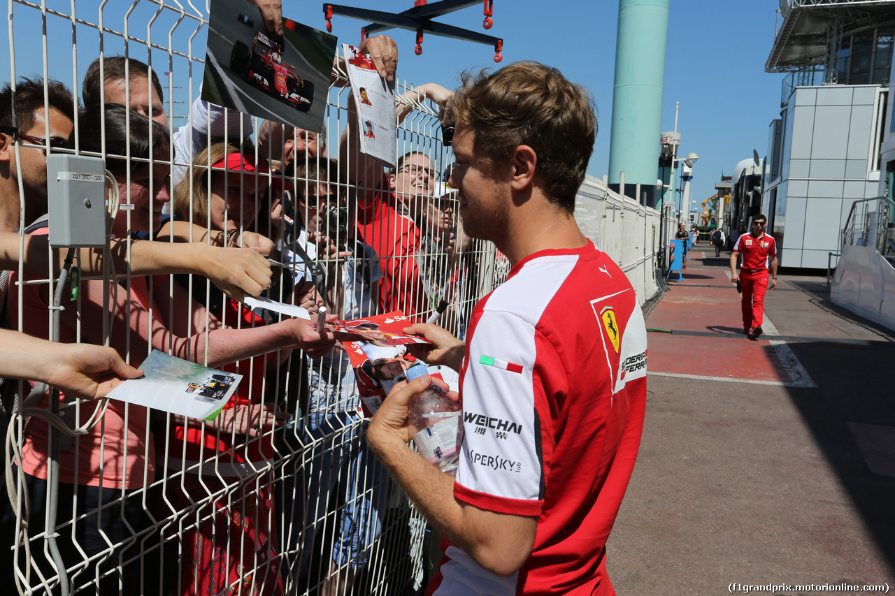 GP MONACO, 20.05.2015- Sebastian Vettel (GER) Ferrari SF15-T with the fans