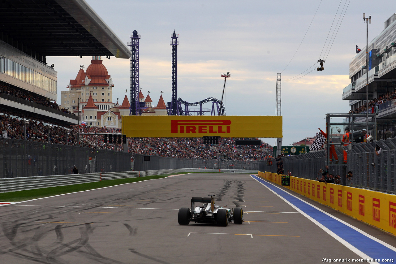 GP RUSSIA, 11.10.2015 - Gara, Lewis Hamilton (GBR) Mercedes AMG F1 W06 vincitore