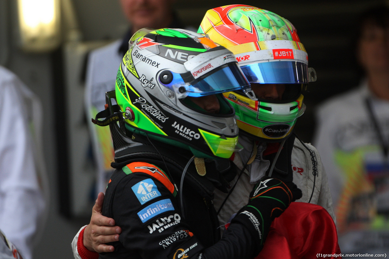 GP RUSSIA, 11.10.2015 - Gara, terzo Sergio Perez (MEX) Sahara Force India F1 VJM08 e Roberto Merhi (ESP) Manor Marussia F1 Team