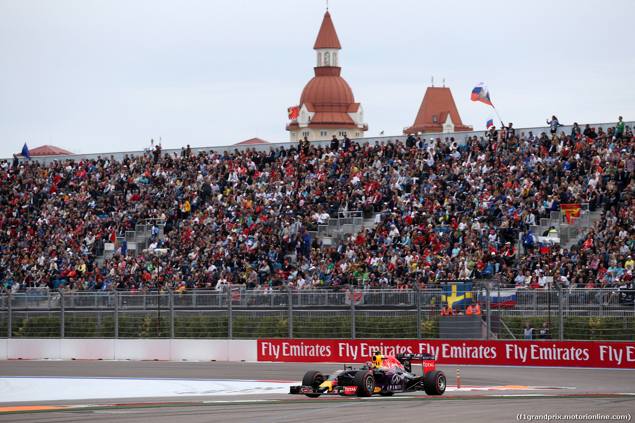 GP RUSSIA, 11.10.2015 - Gara, Daniil Kvyat (RUS) Red Bull Racing RB11