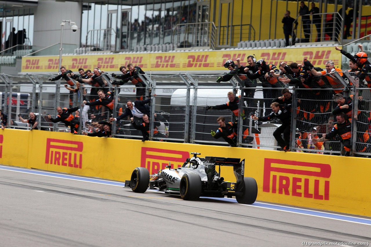 GP RUSSIA, 11.10.2015 - Gara, terzo Sergio Perez (MEX) Sahara Force India F1 VJM08