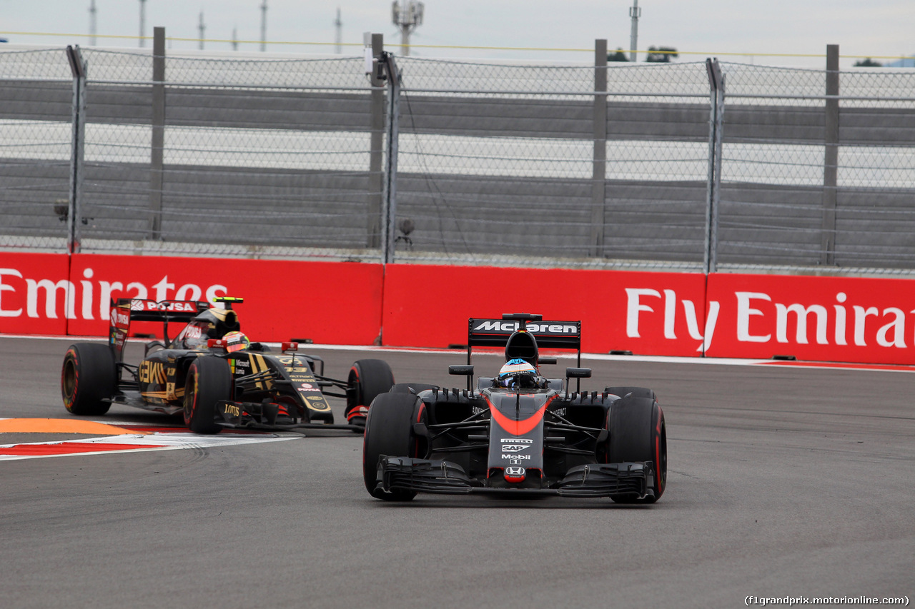 GP RUSSIA, 11.10.2015 - Gara, Fernando Alonso (ESP) McLaren Honda MP4-30