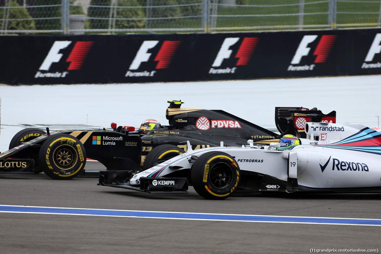 GP RUSSIA, 11.10.2015 - Gara, Felipe Massa (BRA) Williams F1 Team FW37 e Pastor Maldonado (VEN) Lotus F1 Team E23