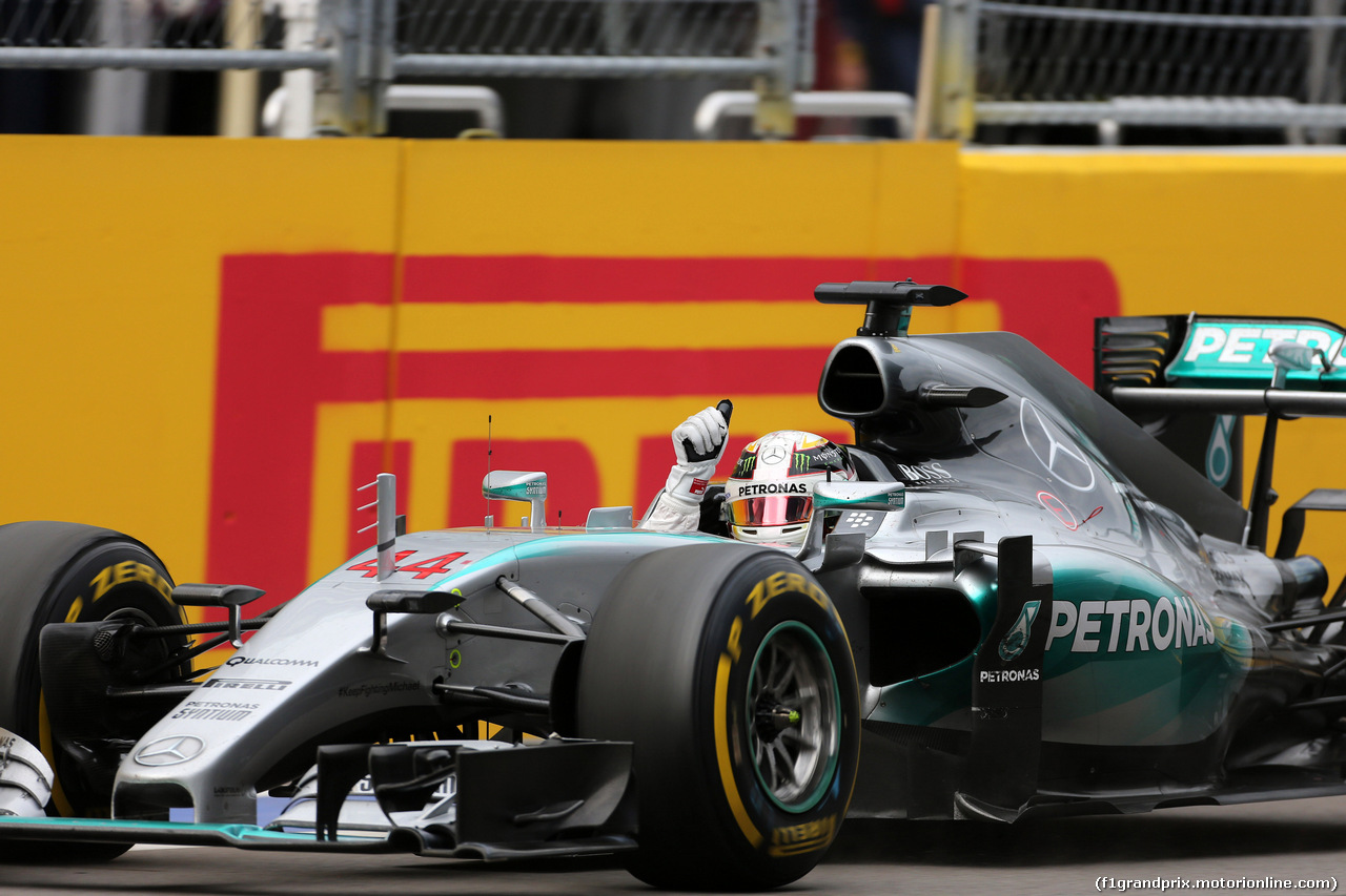 GP RUSSIA, 11.10.2015 - Gara, Lewis Hamilton (GBR) Mercedes AMG F1 W06 vincitore