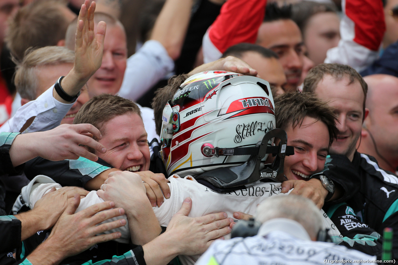 GP RUSSIA, 11.10.2015 - Gara, Lewis Hamilton (GBR) Mercedes AMG F1 W06 vincitore