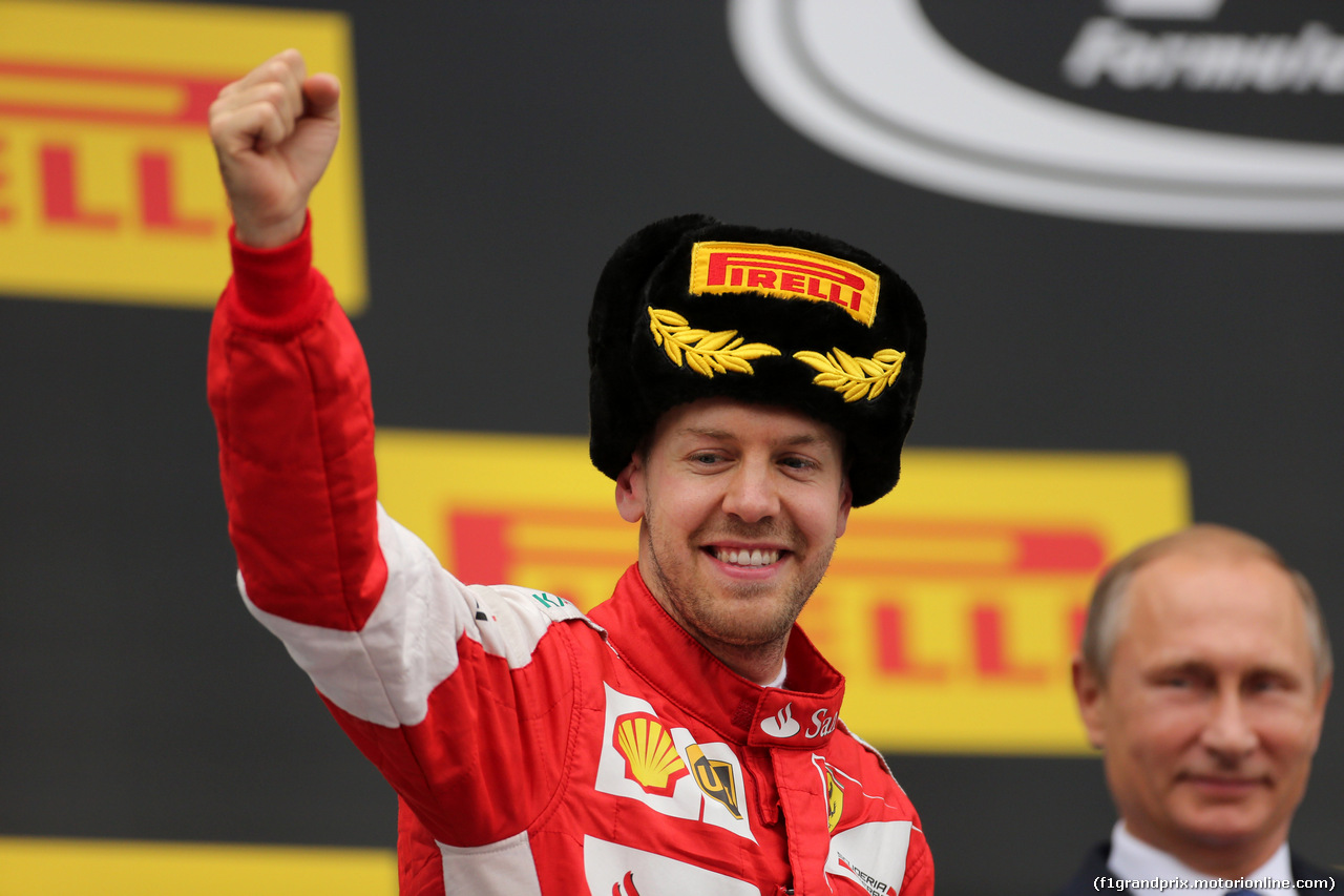 GP RUSSIA, 11.10.2015 - Gara, secondo Sebastian Vettel (GER) Ferrari SF15-T e Vladimir Putin (RUS) Russian Federation President