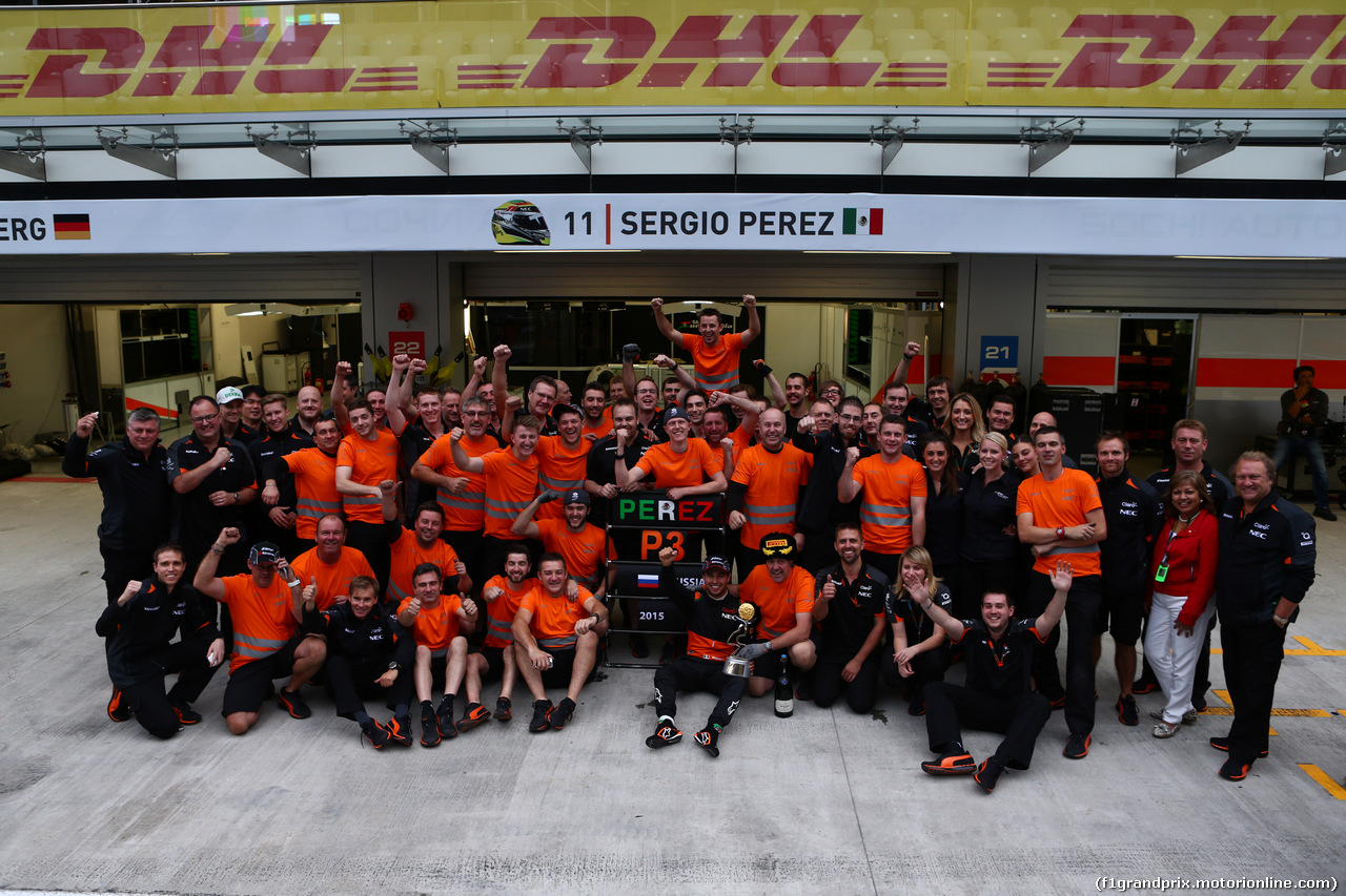 GP RUSSIA, 11.10.2015 - Gara, Festeggiamenti, terzo Sergio Perez (MEX) Sahara Force India F1 VJM08