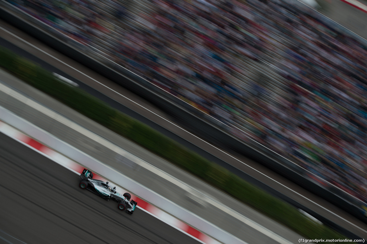 GP RUSSIA, 11.10.2015 - Gara, Lewis Hamilton (GBR) Mercedes AMG F1 W06