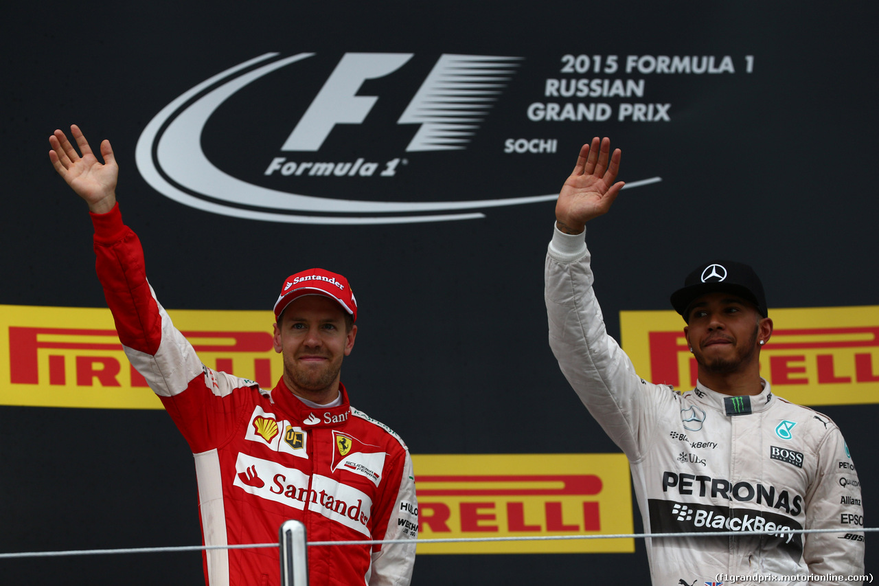 GP RUSSIA, 11.10.2015 - Gara, secondo Sebastian Vettel (GER) Ferrari SF15-T e Lewis Hamilton (GBR) Mercedes AMG F1 W06 vincitore