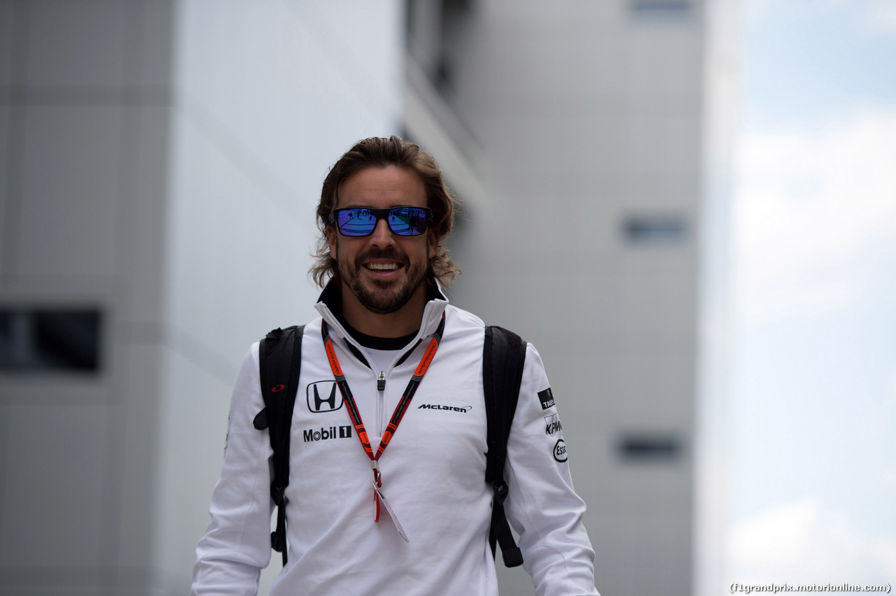 GP RUSSIA, 10.10.2015 - Fernando Alonso (ESP) McLaren Honda MP4-30