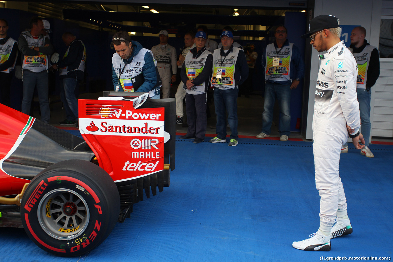 GP RUSSIA, 10.10.2015 -  Qualifiche, Lewis Hamilton (GBR) Mercedes AMG F1 W06