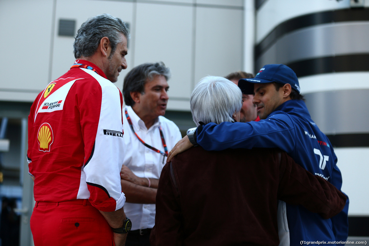GP RUSSIA, 08.10.2015 - Maurizio Arrivabene (ITA) Ferrari Team Principal e Bernie Ecclestone (GBR), President e CEO of FOM with Felipe Massa (BRA) Williams F1 Team FW37