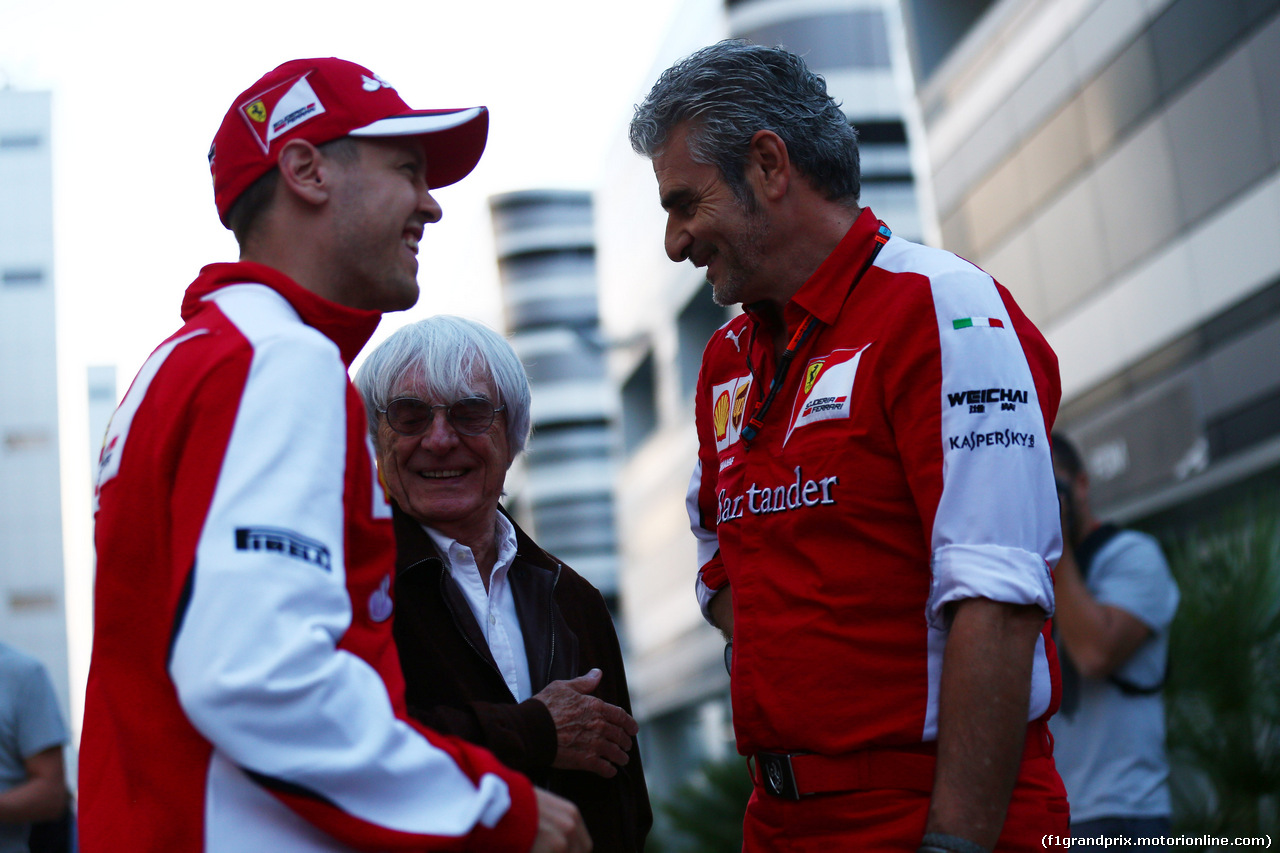 GP RUSSIA, 08.10.2015 - Sebastian Vettel (GER) Ferrari SF15-T, Bernie Ecclestone (GBR), President e CEO of FOM e Maurizio Arrivabene (ITA) Ferrari Team Principal