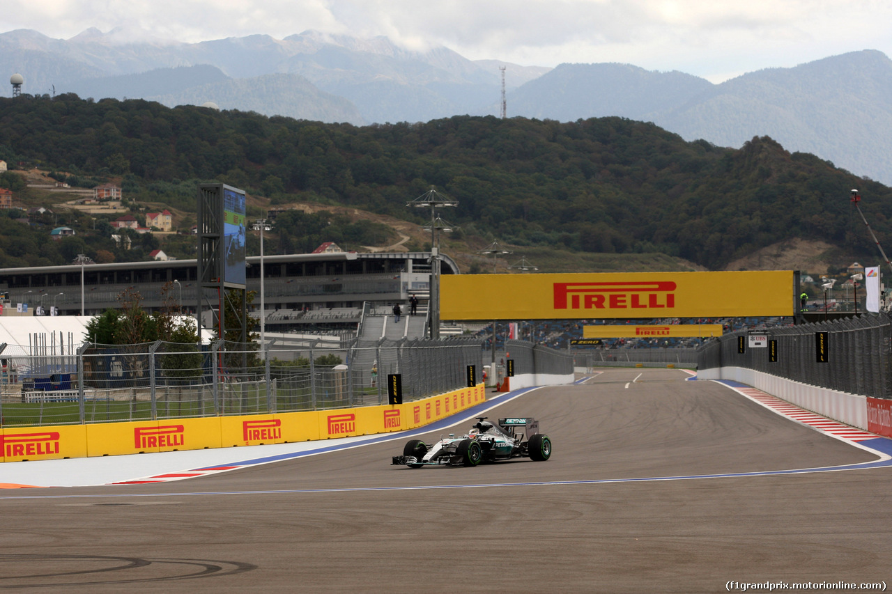 GP RUSSIA, 09.10.2015 - Prove Libere 1, Lewis Hamilton (GBR) Mercedes AMG F1 W06