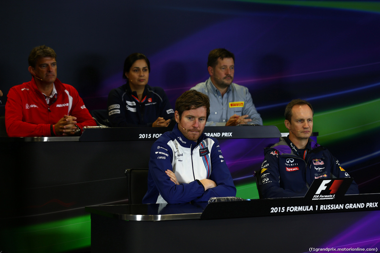 GP RUSSIA, 09.10.2015 - Conferenza Stampa, (Back) Graeme Lowdon (GBR) President of Marussia Virgin Racing, Monisha Kaltenborn (AUT), CEO e Team Principal, Sauber F1 Team, Paul Hembery, Pirelli Motorspor Director e Rob Smedley (GBR) Williams Head of Vehicle Performance