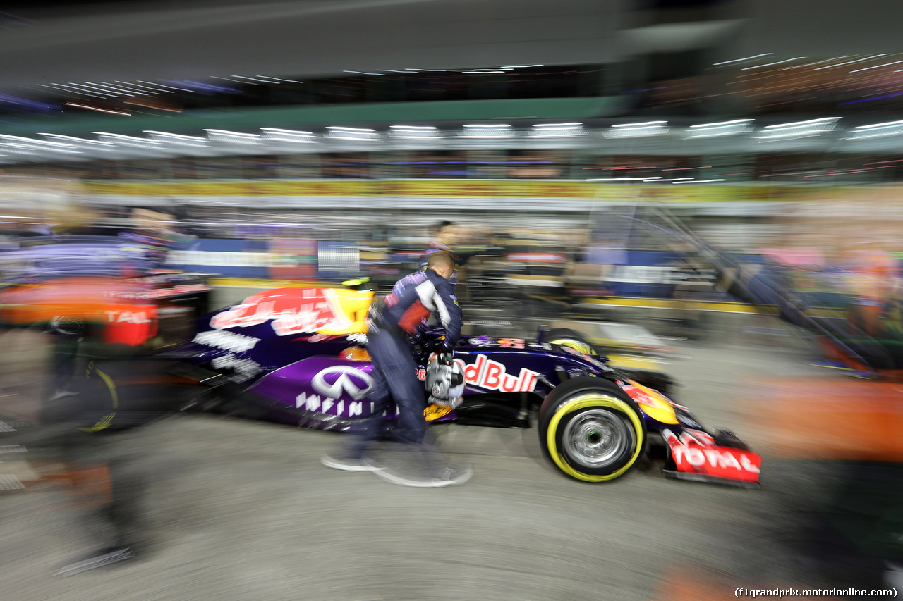 GP SINGAPORE, 20.09.2015 - Gara, Daniil Kvyat (RUS) Red Bull Racing RB11