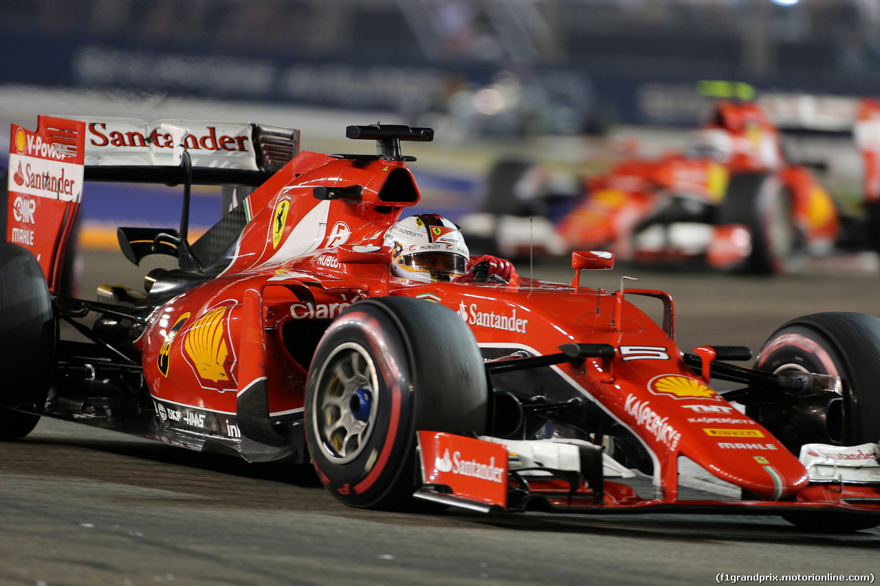 GP SINGAPORE, 20.09.2015 - Gara, Sebastian Vettel (GER) Ferrari SF15-T e Kimi Raikkonen (FIN) Ferrari SF15-T