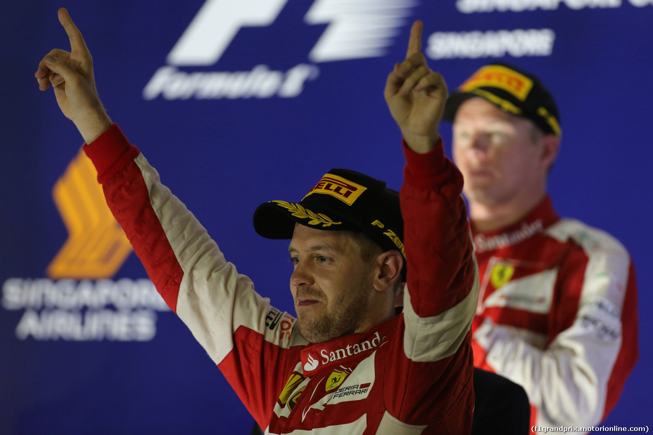 GP SINGAPORE, 20.09.2015 - Gara, Sebastian Vettel (GER) Ferrari SF15-T vincitore e terzo Kimi Raikkonen (FIN) Ferrari SF15-T