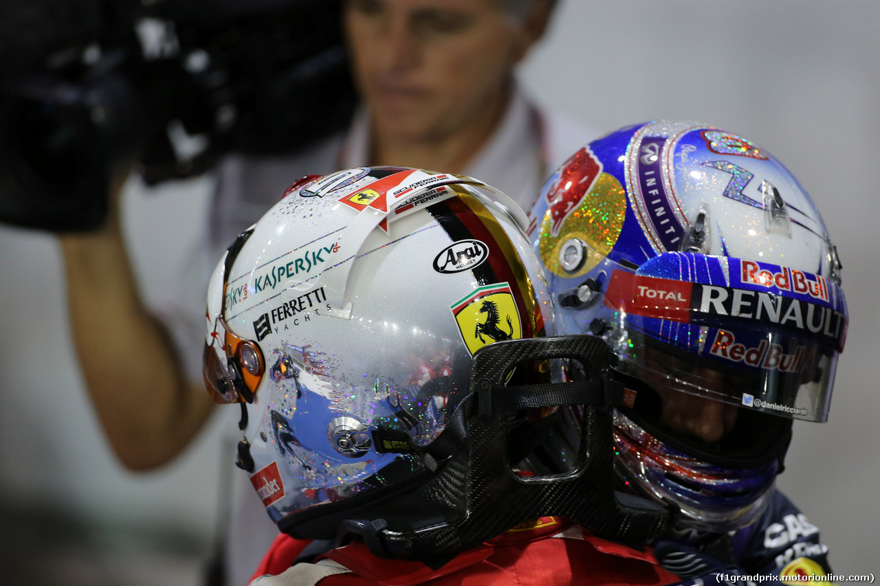 GP SINGAPORE, 20.09.2015 - Gara, Sebastian Vettel (GER) Ferrari SF15-T vincitore e secondo Daniel Ricciardo (AUS) Red Bull Racing RB11