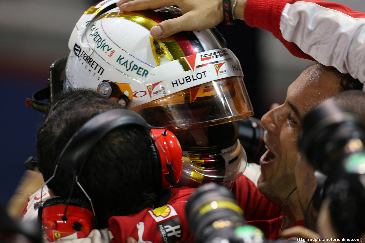 GP SINGAPORE, 20.09.2015 - Gara, Sebastian Vettel (GER) Ferrari SF15-T vincitore