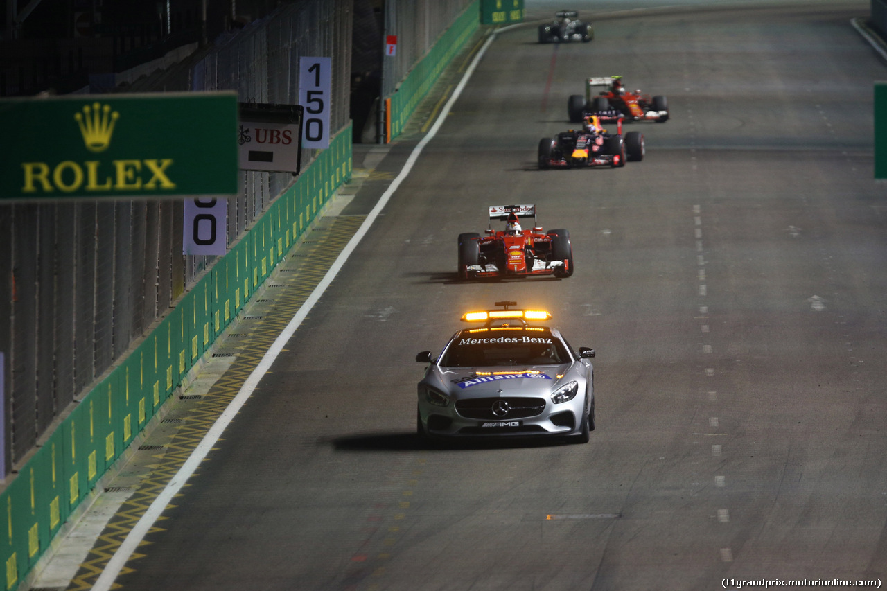 GP SINGAPORE, 20.09.2015 - Gara, The Safety car on the track