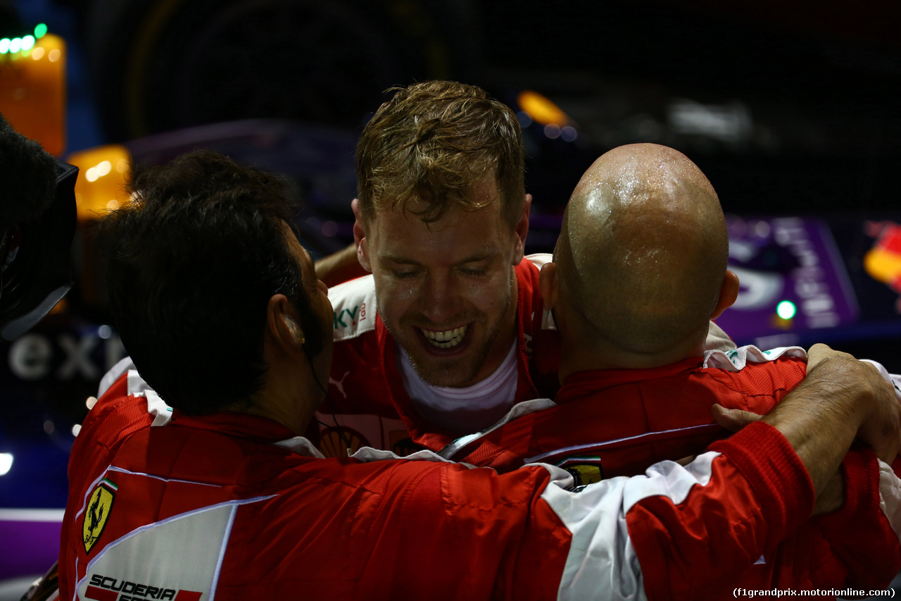 GP SINGAPORE, 20.09.2015 - Gara, Sebastian Vettel (GER) Ferrari SF15-T vincitore