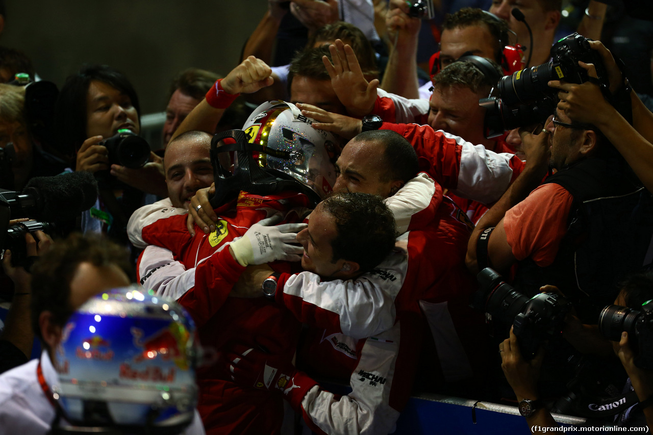 GP SINGAPORE, 20.09.2015 - Gara, Sebastian Vettel (GER) Ferrari SF15-T vincitore