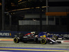 GP SINGAPORE, 20.09.2015 - Gara, Jenson Button (GBR)  McLaren Honda MP4-30. e Marcus Ericsson (SUE) Sauber C34