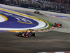 GP SINGAPORE, 20.09.2015 - Gara, Daniel Ricciardo (AUS) Red Bull Racing RB11 davanti a Kimi Raikkonen (FIN) Ferrari SF15-T