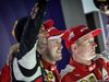 GP SINGAPORE, 20.09.2015 - Gara, 1st position Sebastian Vettel (GER) Ferrari SF15-T, secondo Daniel Ricciardo (AUS) Red Bull Racing RB11, terzo Kimi Raikkonen (FIN) Scuderia