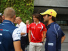 GP SINGAPORE, 17.09.2015 - Roberto Merhi (ESP) Manor Marussia F1 Team e Felipe Nasr (BRA) Sauber C34