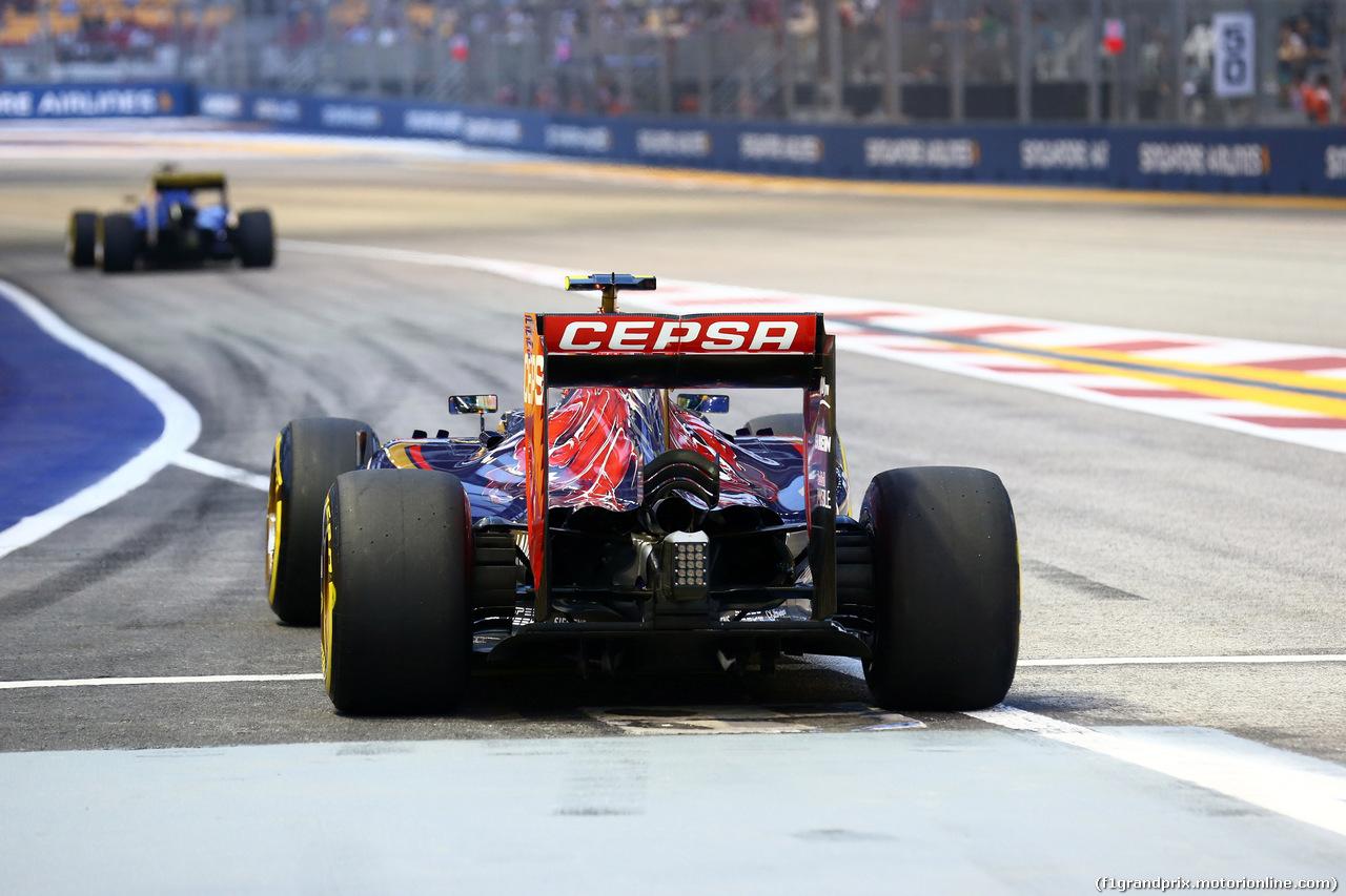 GP SINGAPORE, 19.09.2015 - Prove Libere 3, Carlos Sainz Jr (ESP) Scuderia Toro Rosso STR10