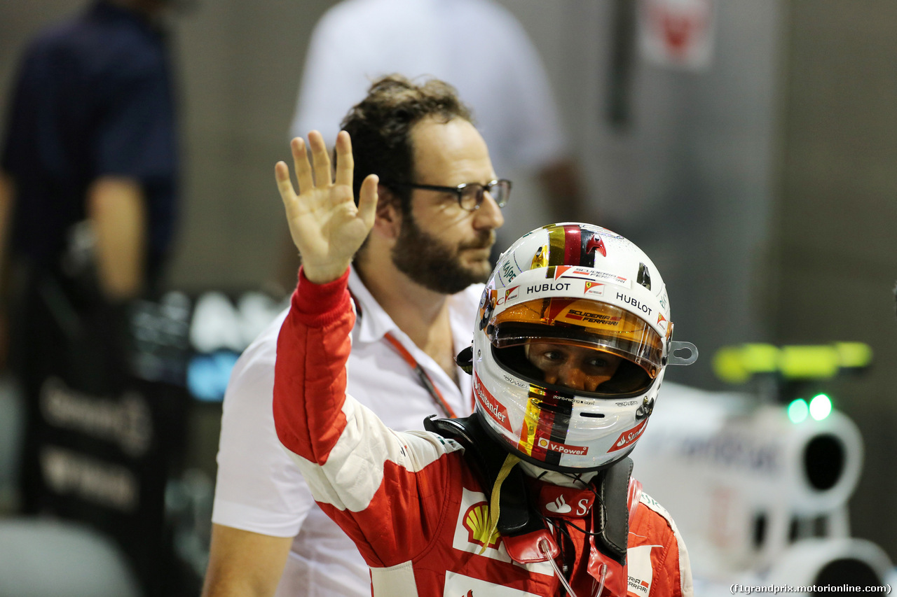 GP SINGAPORE, 19.09.2015 - Qualifiche, Sebastian Vettel (GER) Ferrari SF15-T pole position