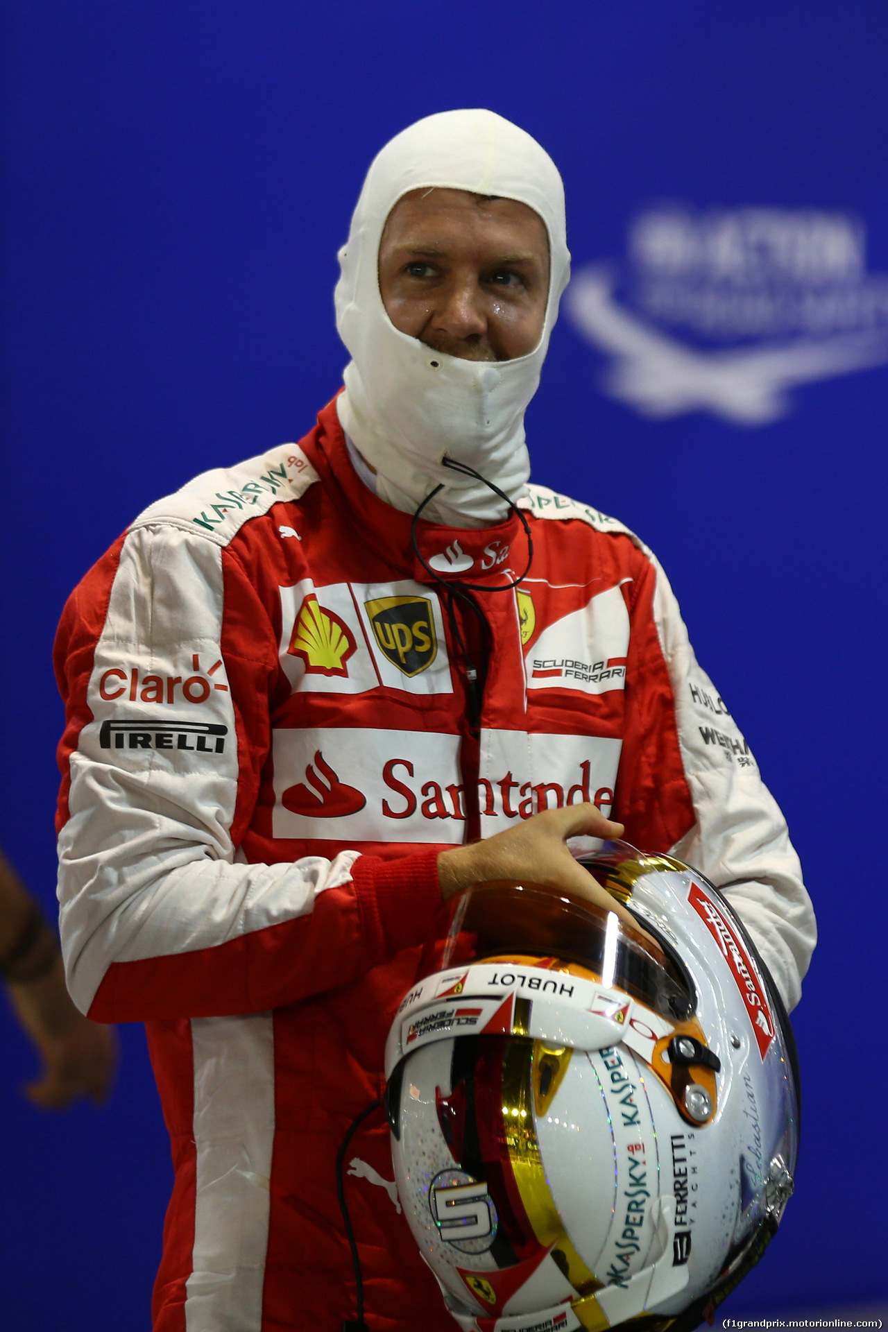 GP SINGAPORE, 19.09.2015 - Qualifiche, Sebastian Vettel (GER) Ferrari SF15-T pole position