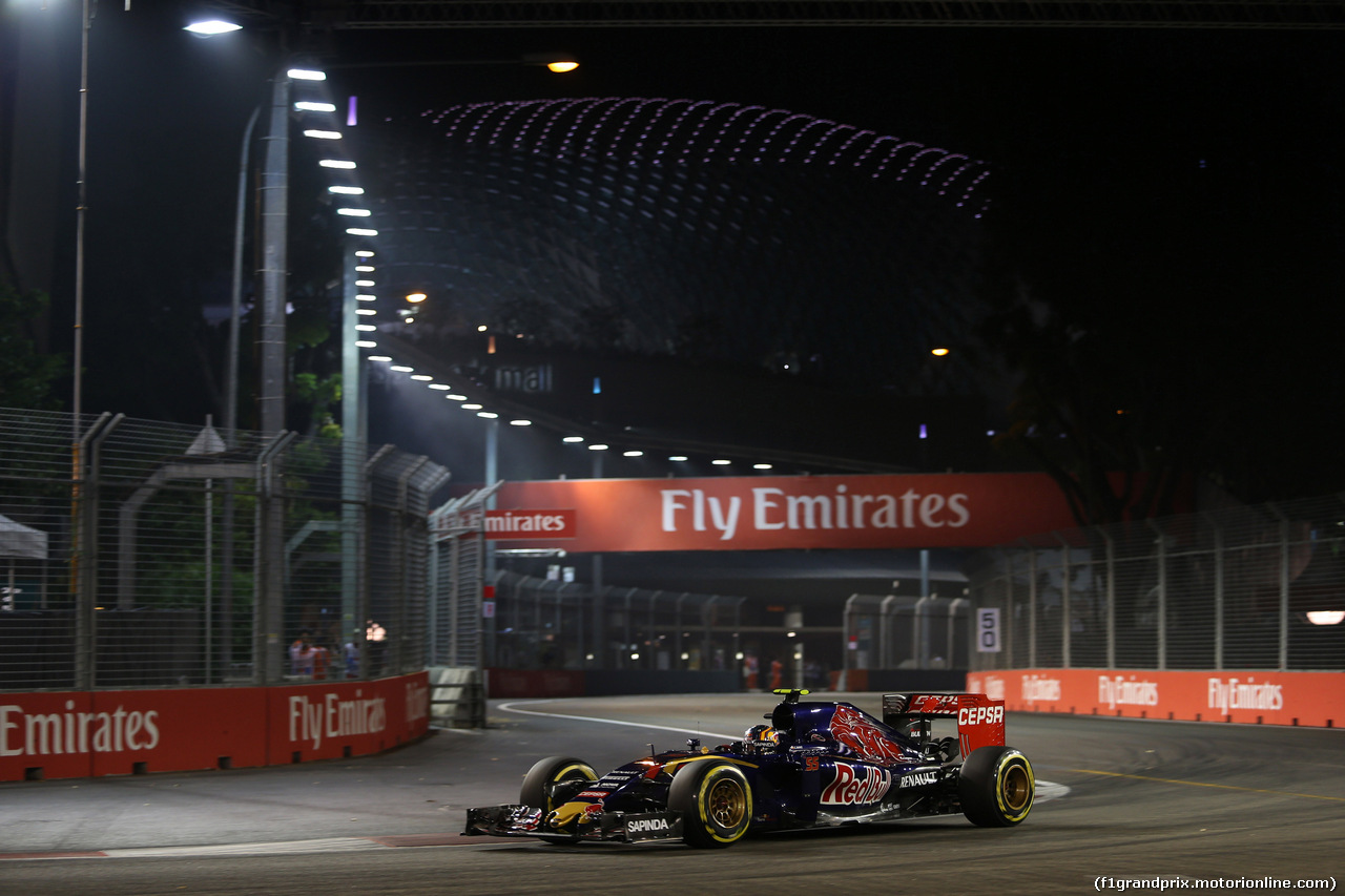 GP SINGAPORE, 19.09.2015 - Qualifiche, Carlos Sainz Jr (ESP) Scuderia Toro Rosso STR10