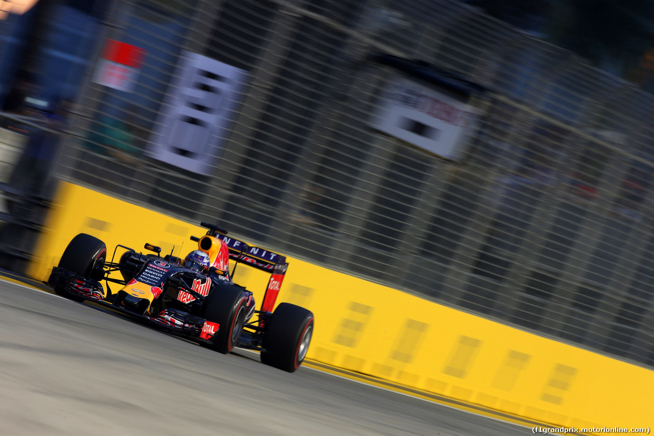 GP SINGAPORE, 19.09.2015 - Prove Libere 3, Daniel Ricciardo (AUS) Red Bull Racing RB11
